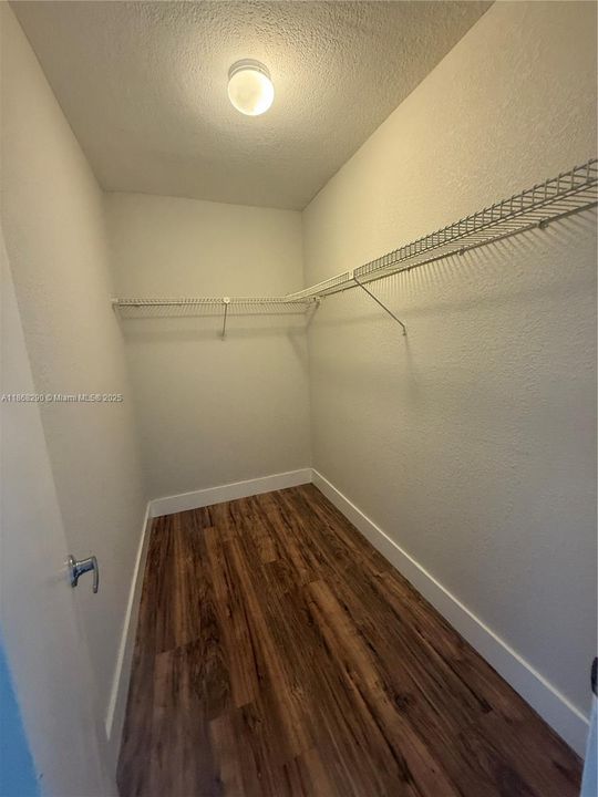 Recently Rented: $2,195 (2 beds, 2 baths, 979 Square Feet)