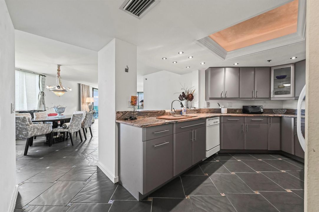 12 Kitchen 01