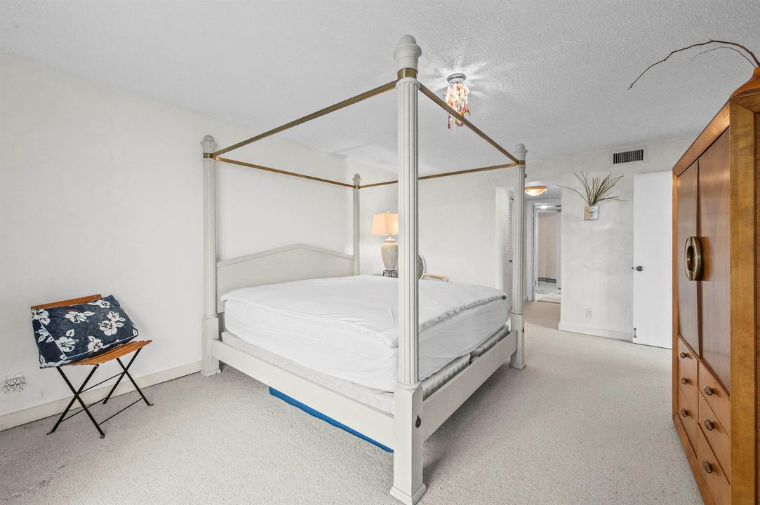 21 Bedroom 03