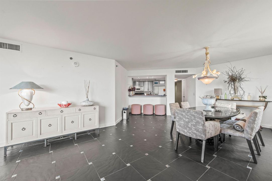 16 Dining room 02