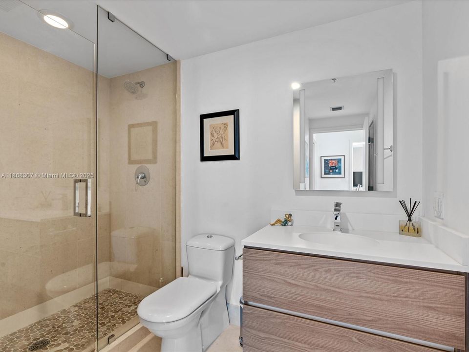 For Sale: $1,125,000 (2 beds, 2 baths, 1280 Square Feet)