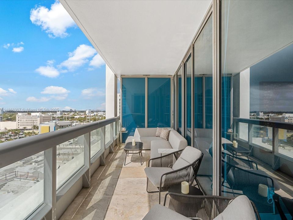 For Sale: $1,125,000 (2 beds, 2 baths, 1280 Square Feet)