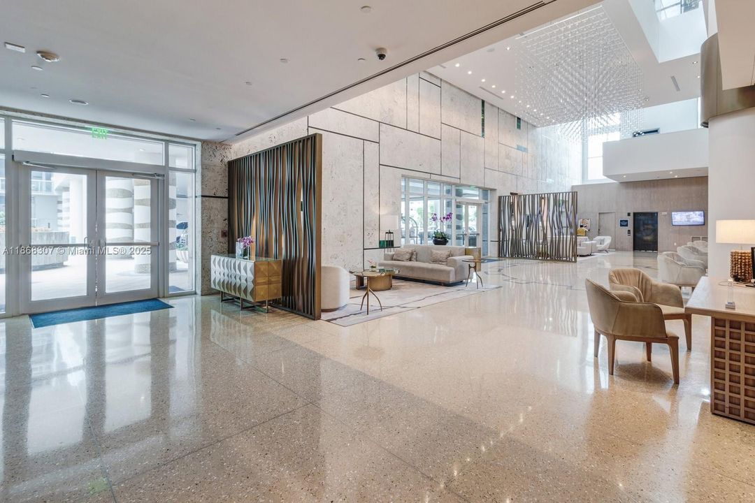 For Sale: $1,125,000 (2 beds, 2 baths, 1280 Square Feet)