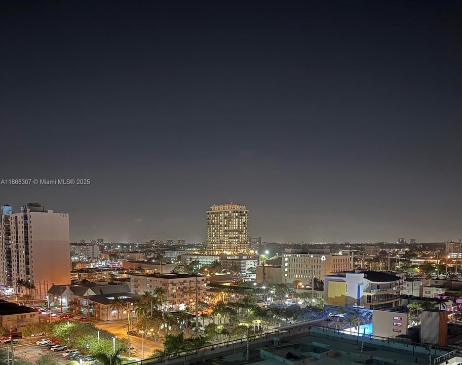 For Sale: $1,125,000 (2 beds, 2 baths, 1280 Square Feet)