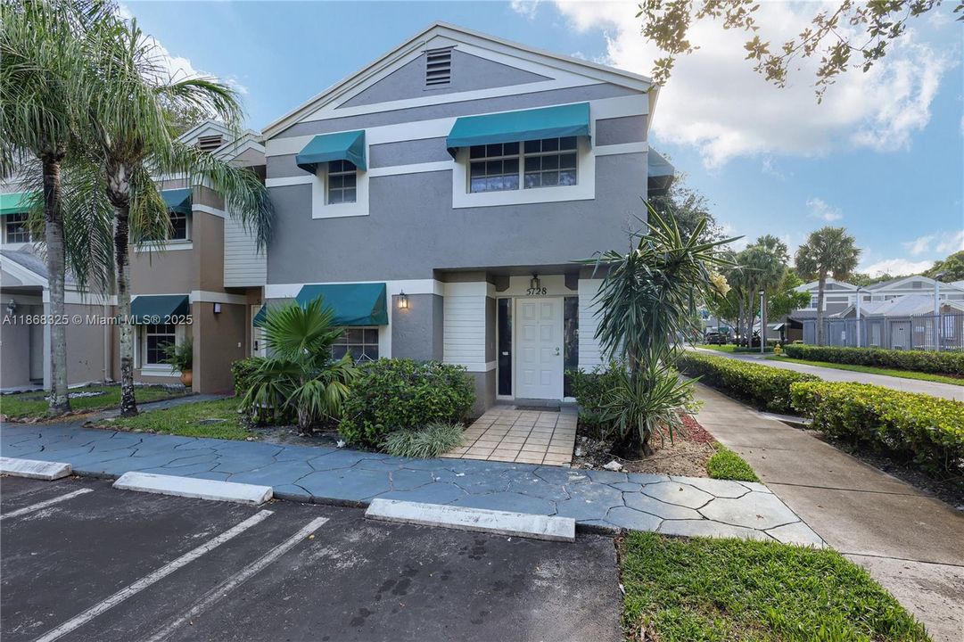 En Venta: $479,000 (3 camas, 3 baños, 1459 Pies cuadrados)