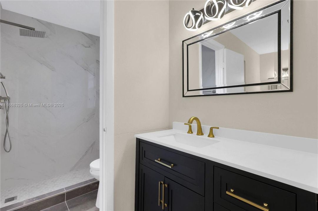 En Venta: $479,000 (3 camas, 3 baños, 1459 Pies cuadrados)