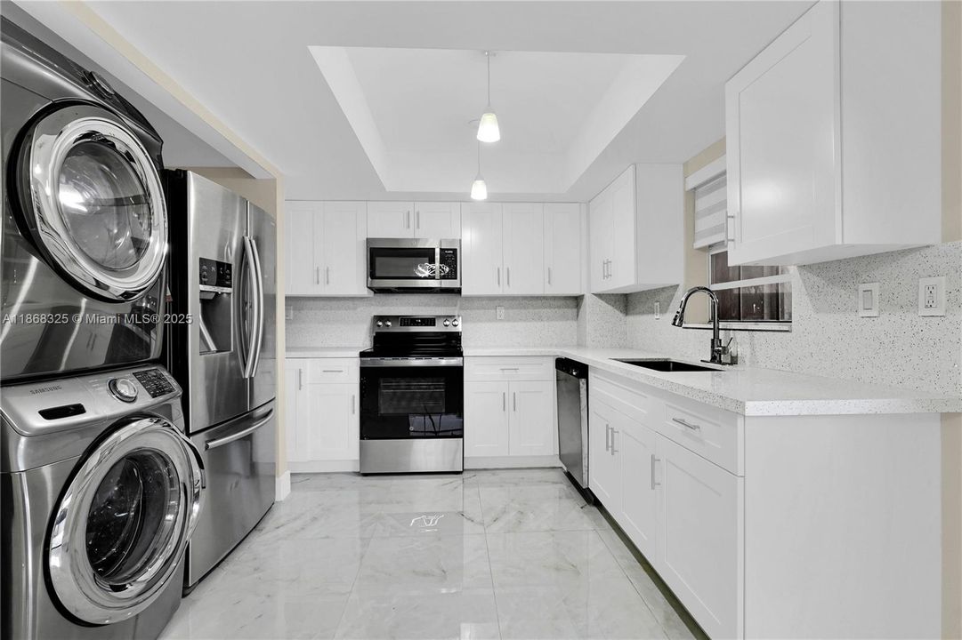 En Venta: $479,000 (3 camas, 3 baños, 1459 Pies cuadrados)