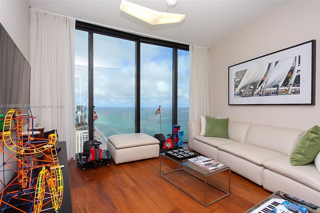 待售: $4,990,000 (4 贝兹, 4 浴室, 3171 平方英尺)