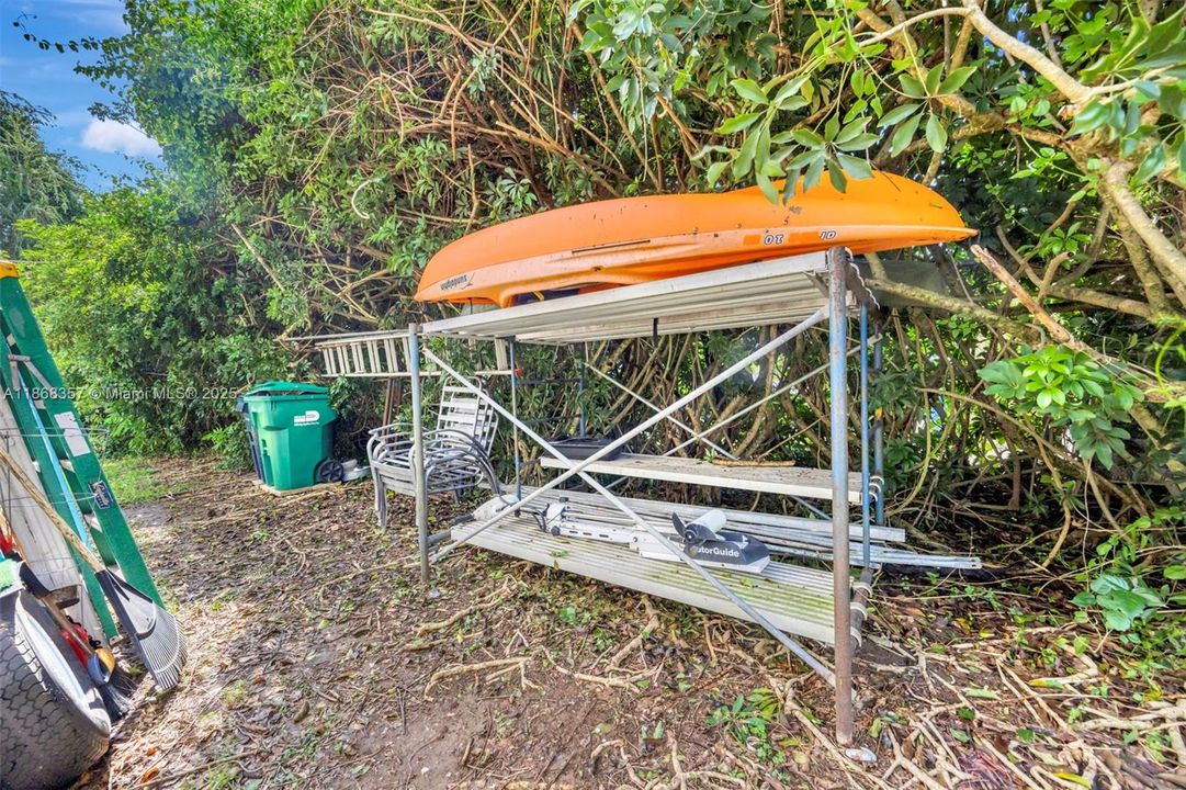 Под контрактом: $585,000 (4 спален, 3 ванн, 1758 Квадратных фут)