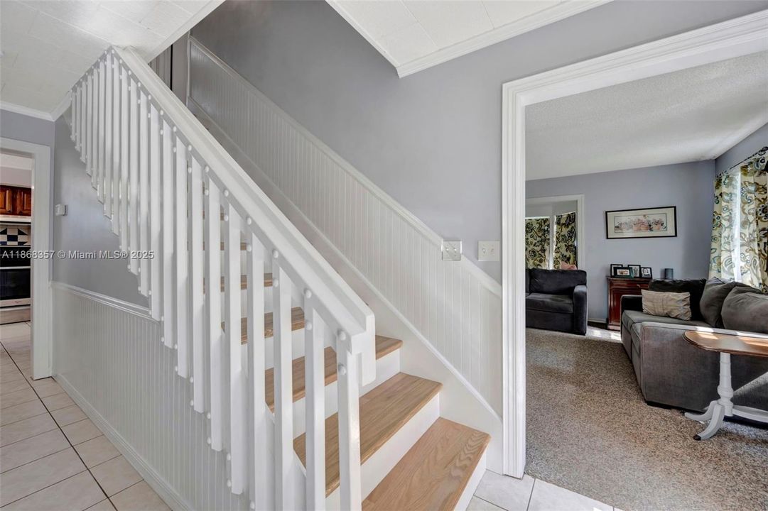 Под контрактом: $585,000 (4 спален, 3 ванн, 1758 Квадратных фут)