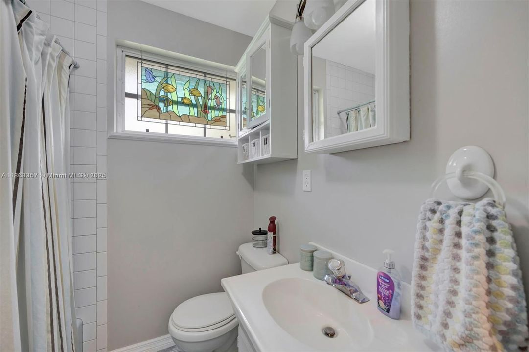 Под контрактом: $585,000 (4 спален, 3 ванн, 1758 Квадратных фут)