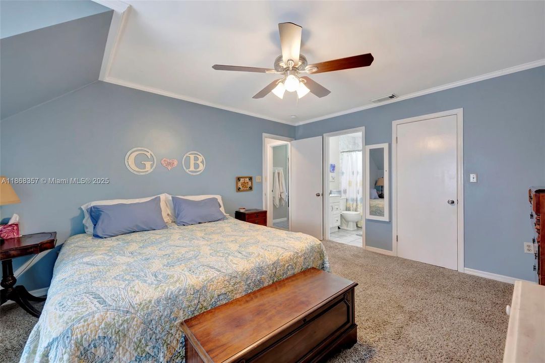 Под контрактом: $585,000 (4 спален, 3 ванн, 1758 Квадратных фут)