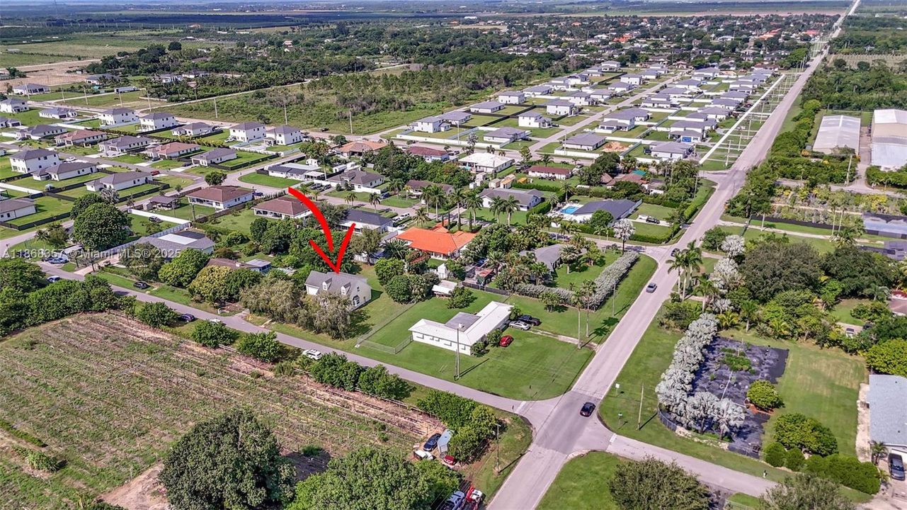 Под контрактом: $585,000 (4 спален, 3 ванн, 1758 Квадратных фут)