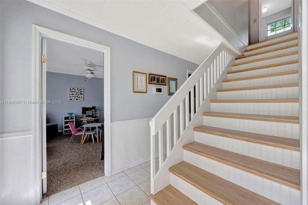 Под контрактом: $585,000 (4 спален, 3 ванн, 1758 Квадратных фут)