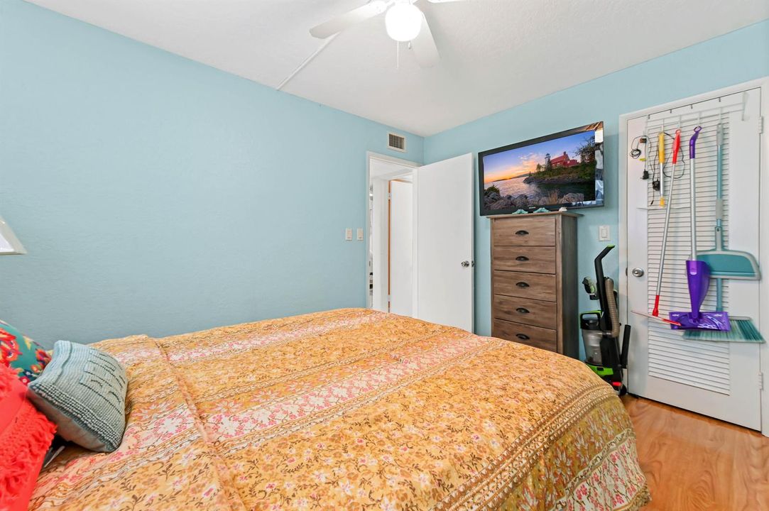 09 Bedroom 02