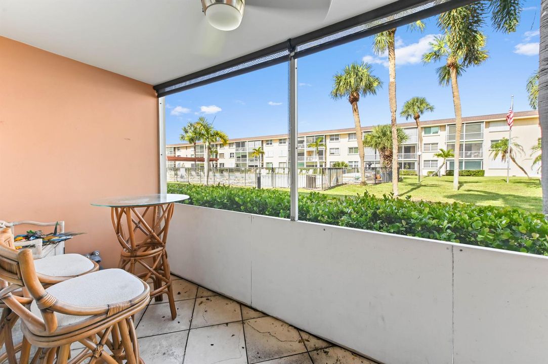20 Patio 01