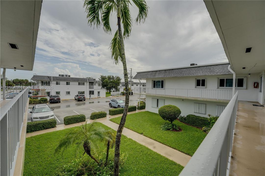 Active With Contract: $59,900 (1 beds, 1 baths, 612 Square Feet)