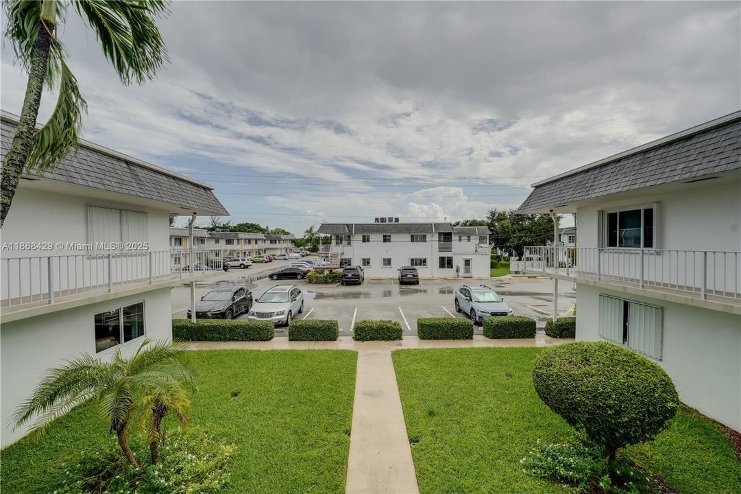 Active With Contract: $59,900 (1 beds, 1 baths, 612 Square Feet)