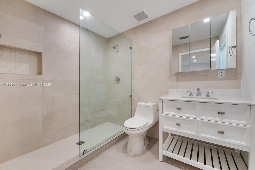 Недавно арендовано: $5,200 (3 спален, 2 ванн, 1575 Квадратных фут)