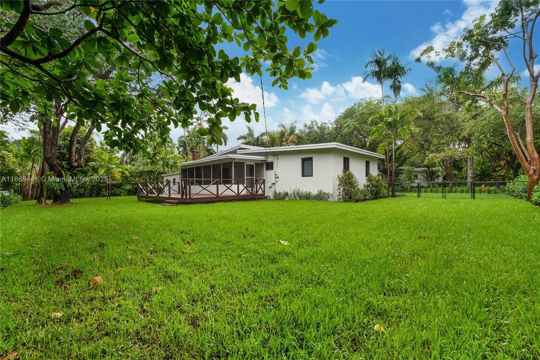 Недавно арендовано: $5,200 (3 спален, 2 ванн, 1575 Квадратных фут)