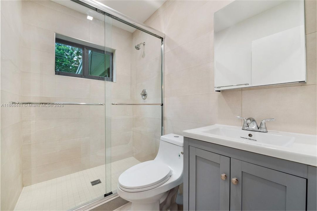 Недавно арендовано: $5,200 (3 спален, 2 ванн, 1575 Квадратных фут)