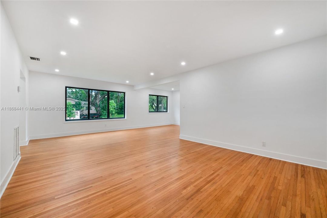 Недавно арендовано: $5,200 (3 спален, 2 ванн, 1575 Квадратных фут)