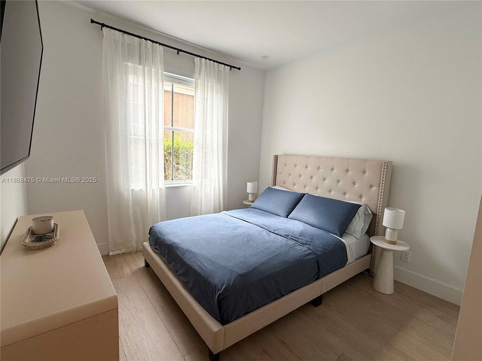 Недавно продано: $1,425,000 (5 спален, 4 ванн, 3292 Квадратных фут)