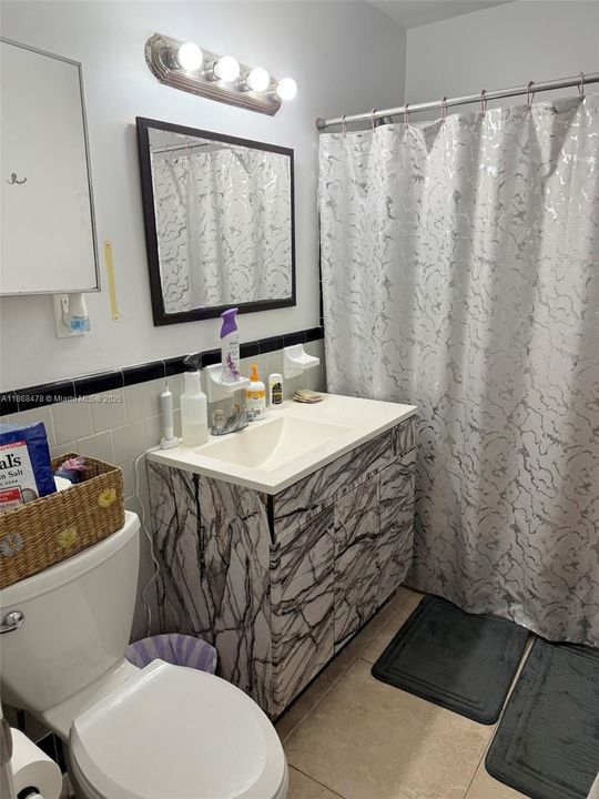 Под контрактом: $340,000 (2 спален, 1 ванн, 916 Квадратных фут)