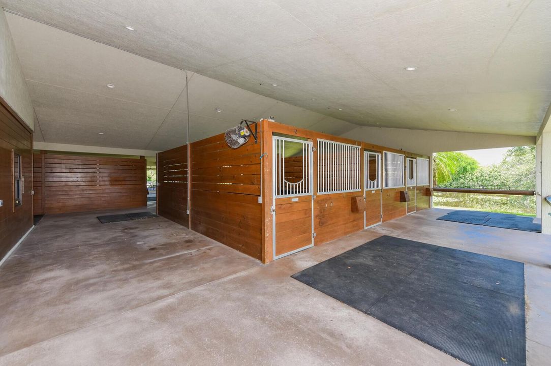 2780 Skipiks Way Wellington FL-large-027