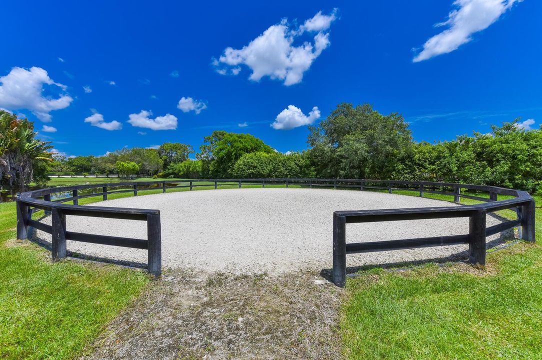 2780 Skipiks Way Wellington FL-large-025