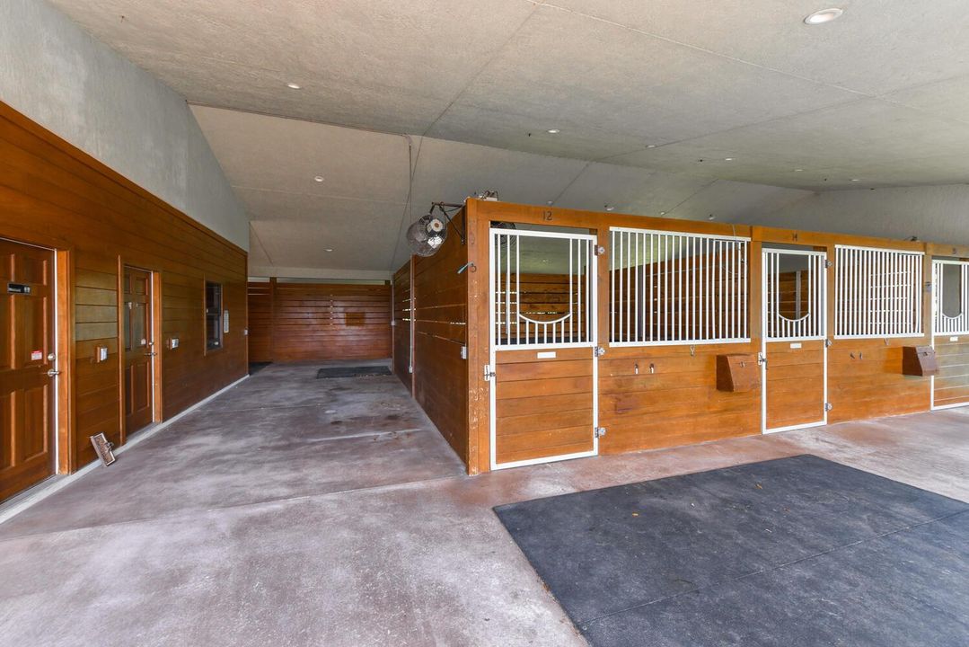 2780 Skipiks Way Wellington FL-large-016