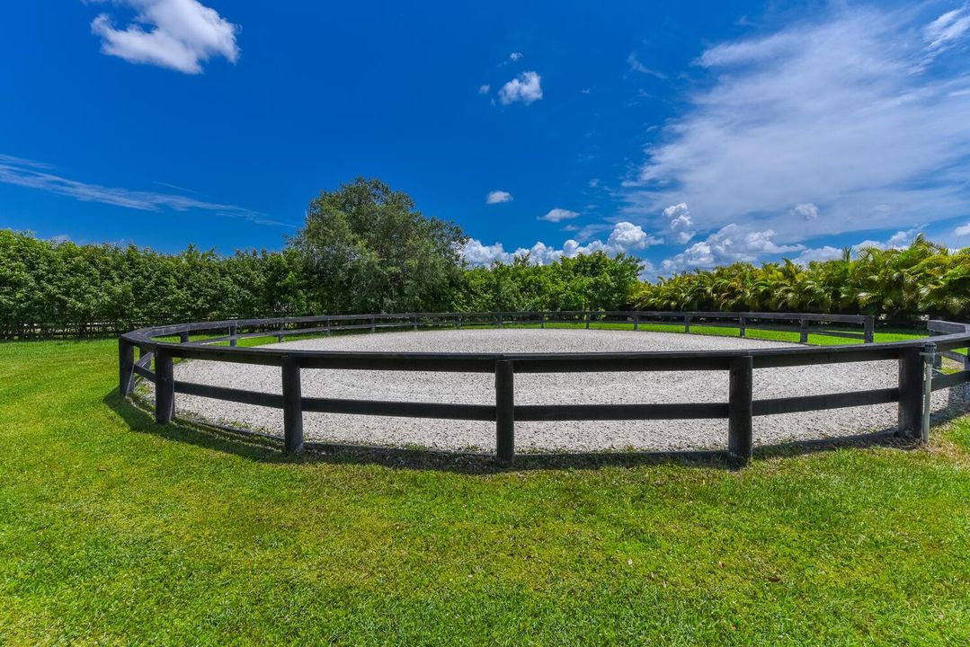 2780 Skipiks Way Wellington FL-large-022