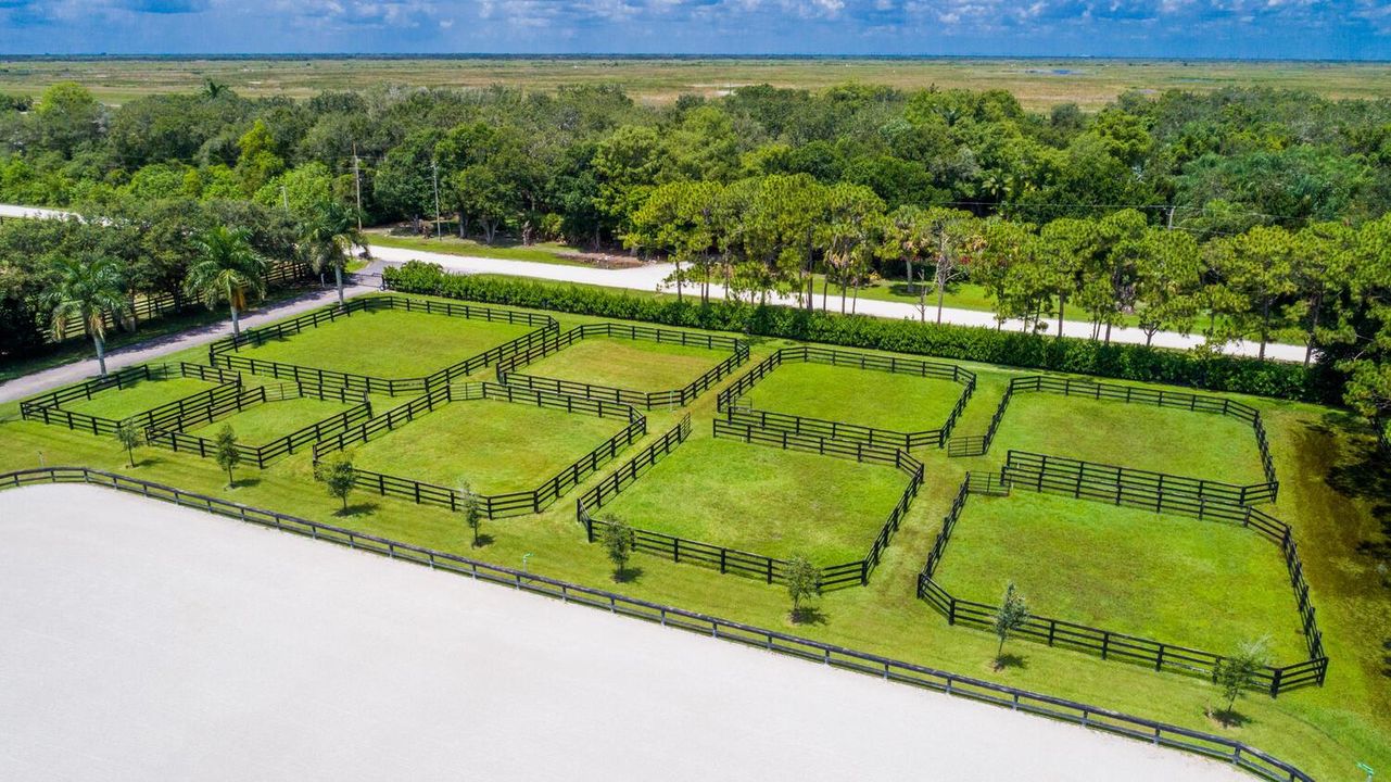 2780 Skipiks Way Wellington FL-large-036