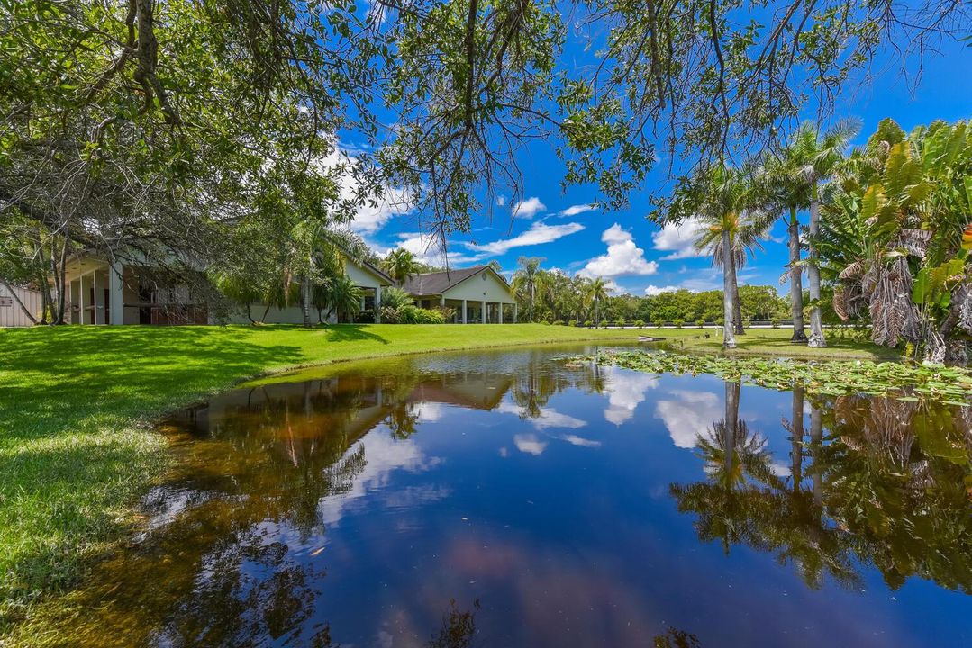 2780 Skipiks Way Wellington FL-large-021