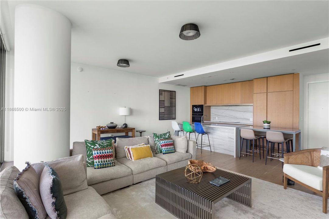 For Sale: $5,070,000 (2 beds, 2 baths, 1457 Square Feet)
