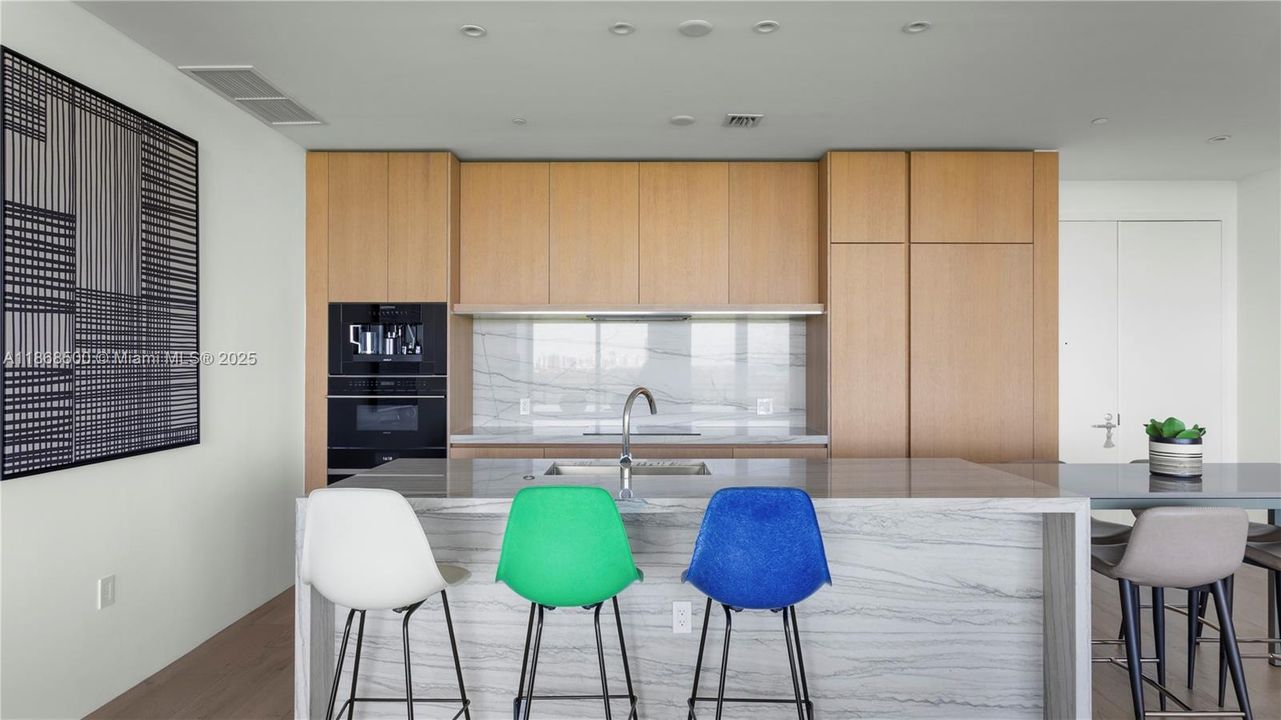 For Sale: $5,070,000 (2 beds, 2 baths, 1457 Square Feet)