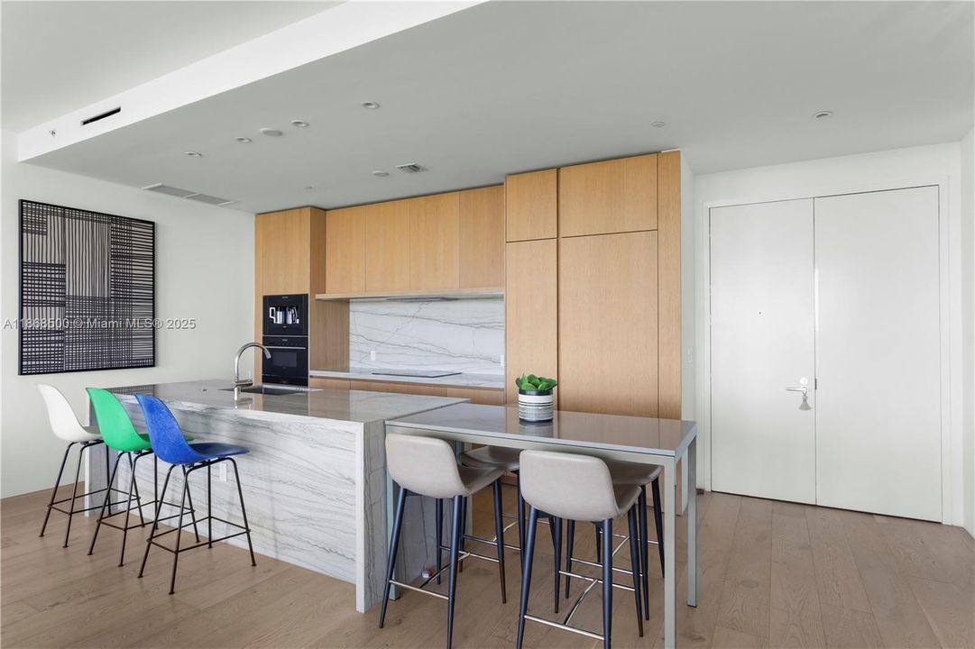 For Sale: $5,070,000 (2 beds, 2 baths, 1457 Square Feet)
