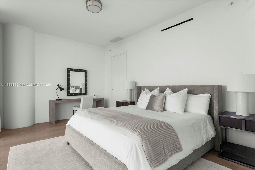 For Sale: $5,070,000 (2 beds, 2 baths, 1457 Square Feet)