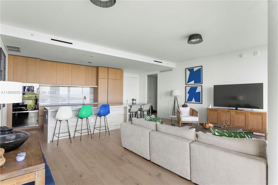 For Sale: $5,070,000 (2 beds, 2 baths, 1457 Square Feet)