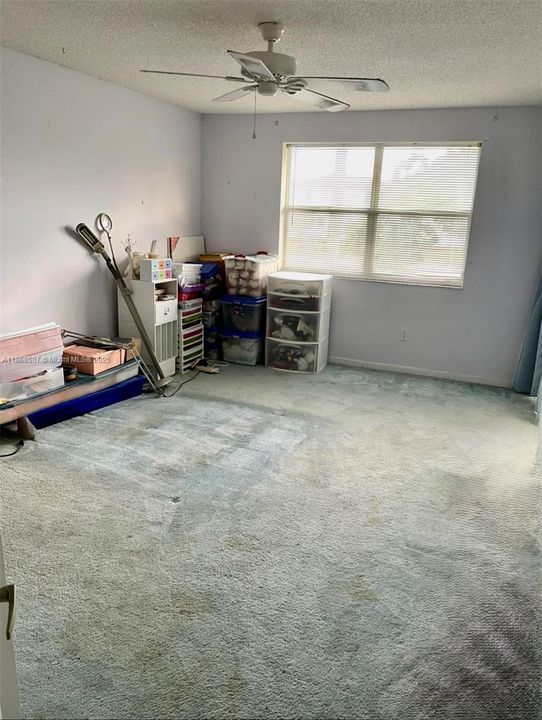 Principal Bedroom with a door to the Balcony and big walking closet