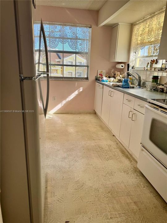 Nice size eating kitchen