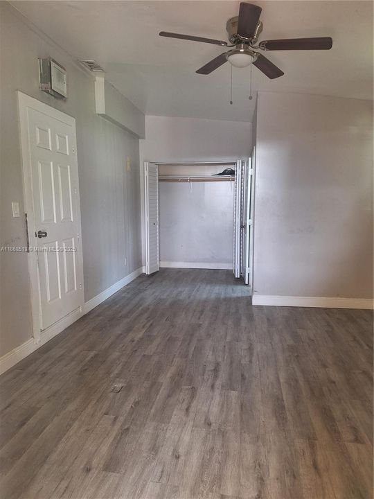 For Rent: $1,200 (0 beds, 1 baths, 1698 Square Feet)