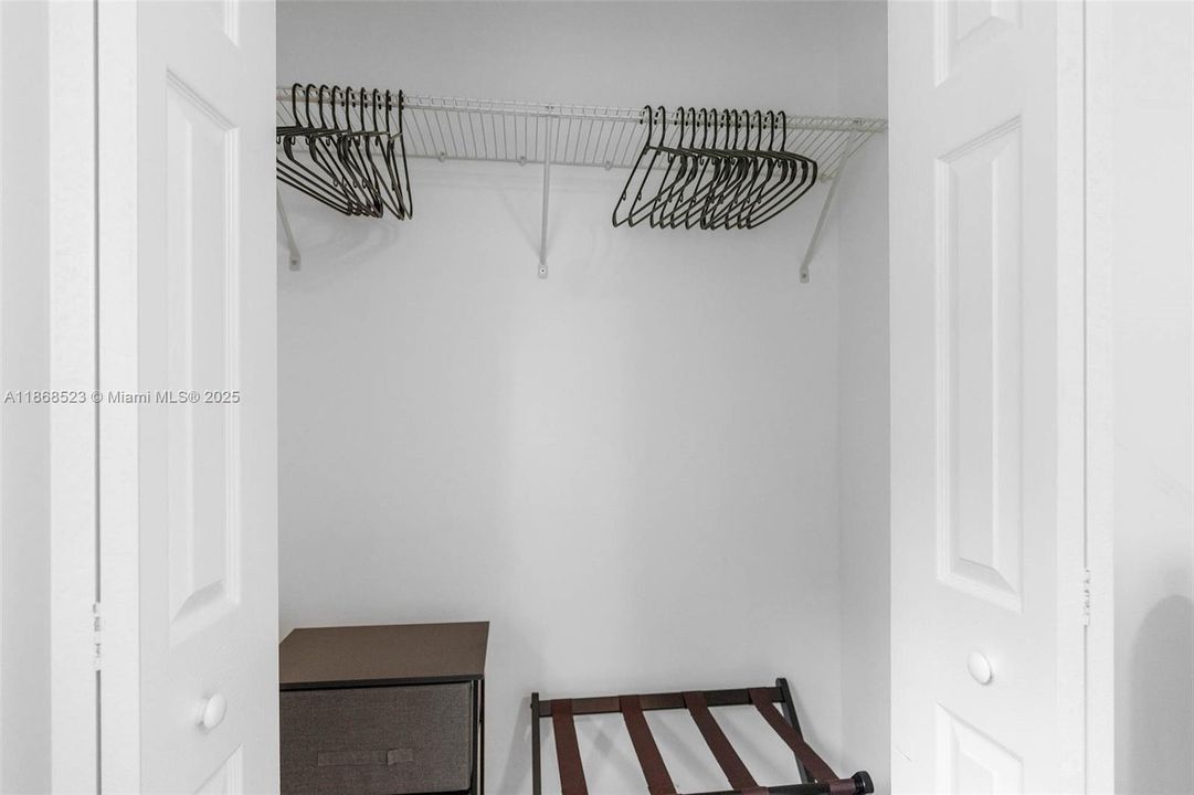 For Rent: $1,800 (3 beds, 1 baths, 1828 Square Feet)