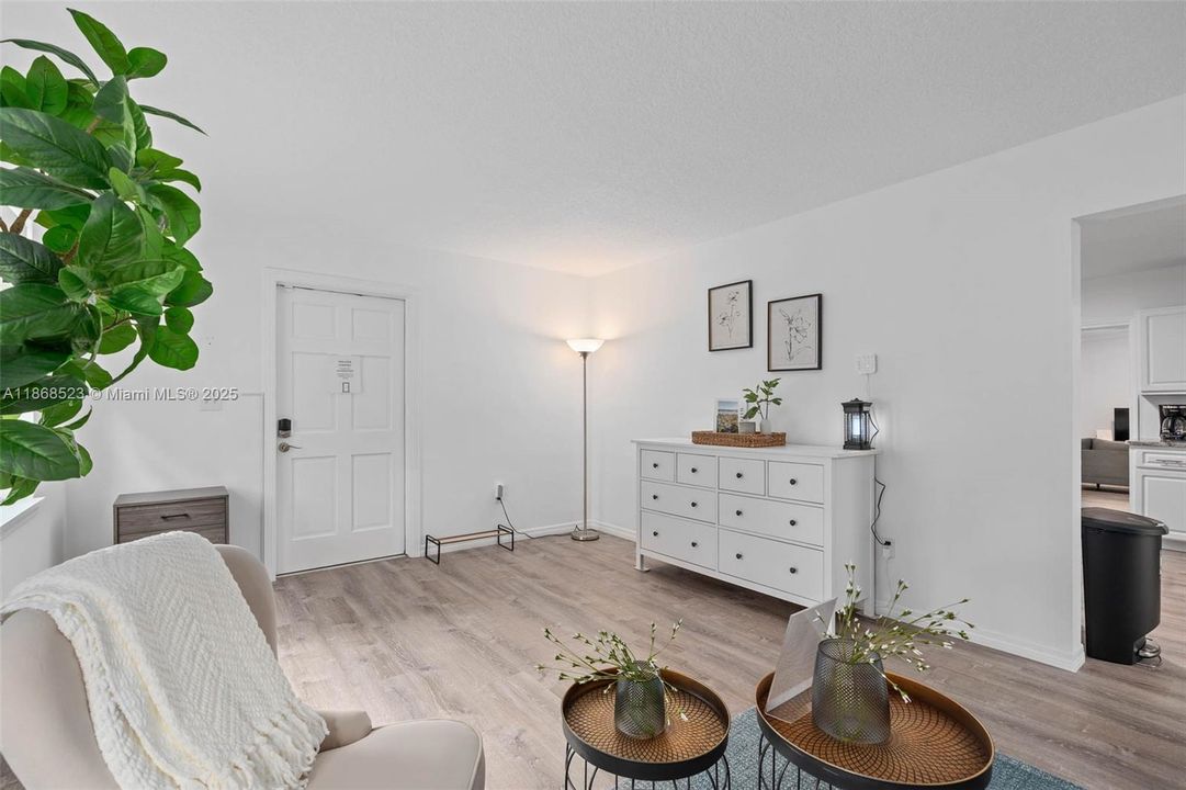 For Rent: $1,800 (3 beds, 1 baths, 1828 Square Feet)