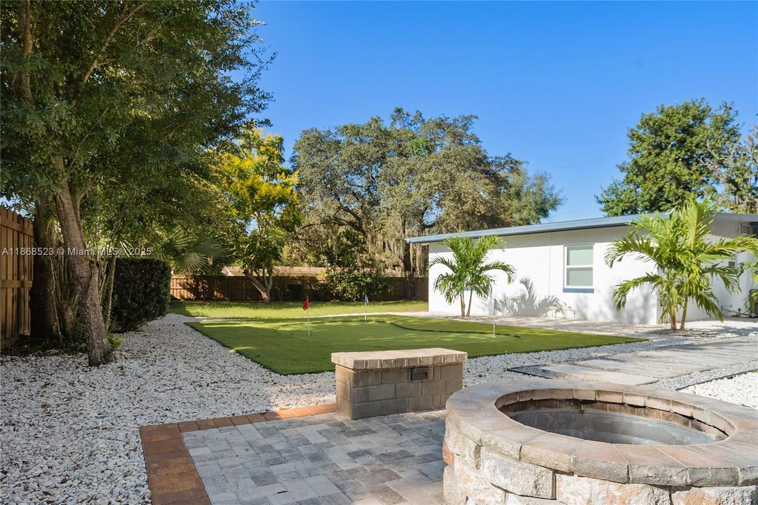 For Rent: $1,800 (3 beds, 1 baths, 1828 Square Feet)