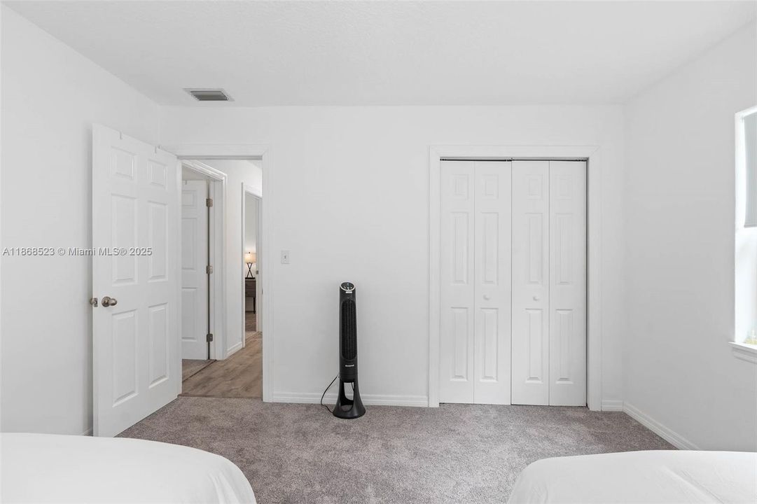 For Rent: $1,800 (3 beds, 1 baths, 1828 Square Feet)