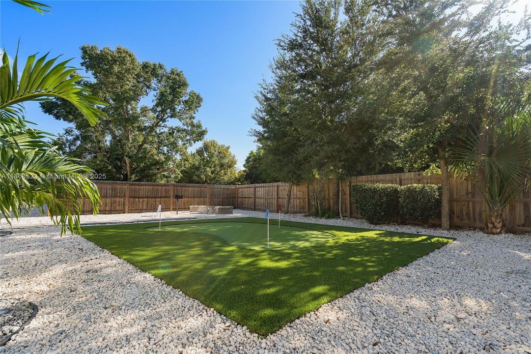 For Rent: $1,800 (3 beds, 1 baths, 1828 Square Feet)