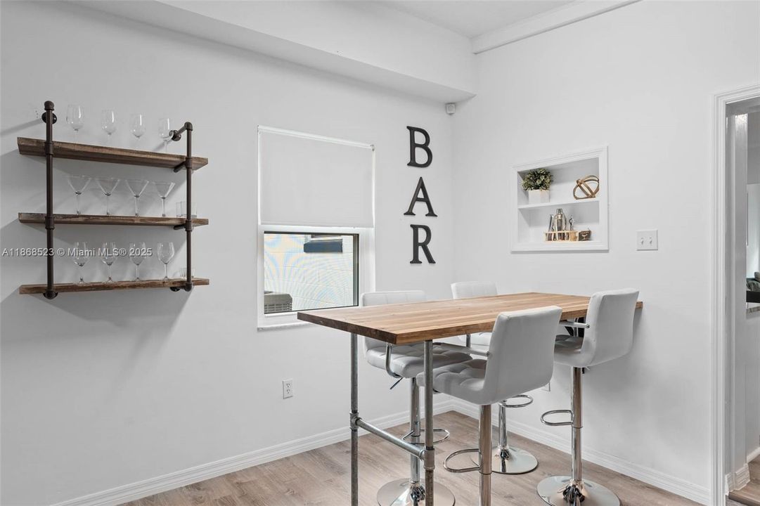 For Rent: $1,800 (3 beds, 1 baths, 1828 Square Feet)