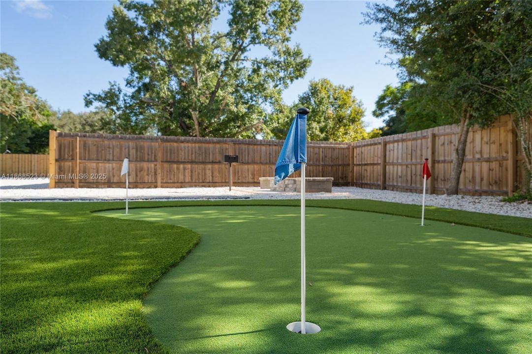 For Rent: $1,800 (3 beds, 1 baths, 1828 Square Feet)