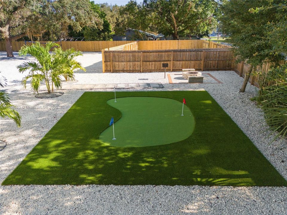 For Rent: $1,800 (3 beds, 1 baths, 1828 Square Feet)